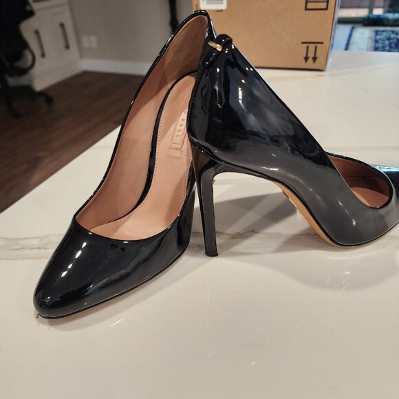 Hugo Boss Heels in Black - Picture 2 of 3